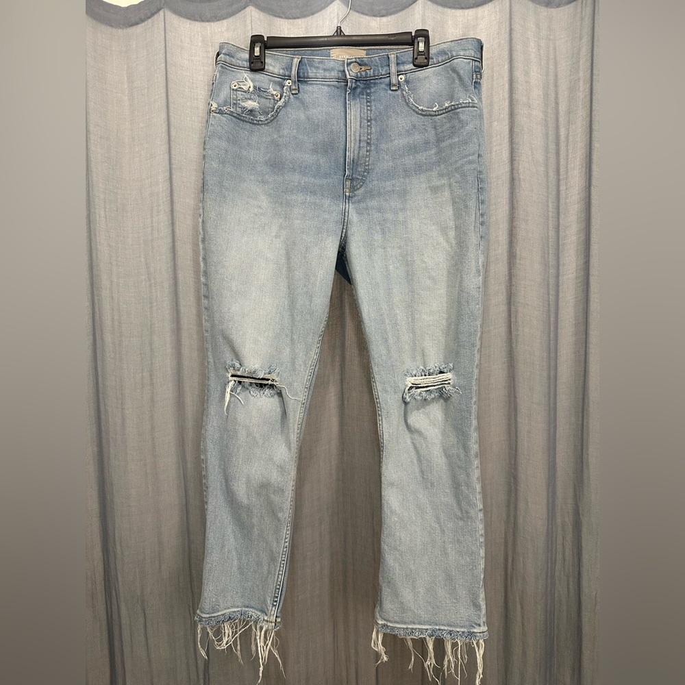 Everlane Light Wash Distressed Original Cheeky Jeans / Size 32R